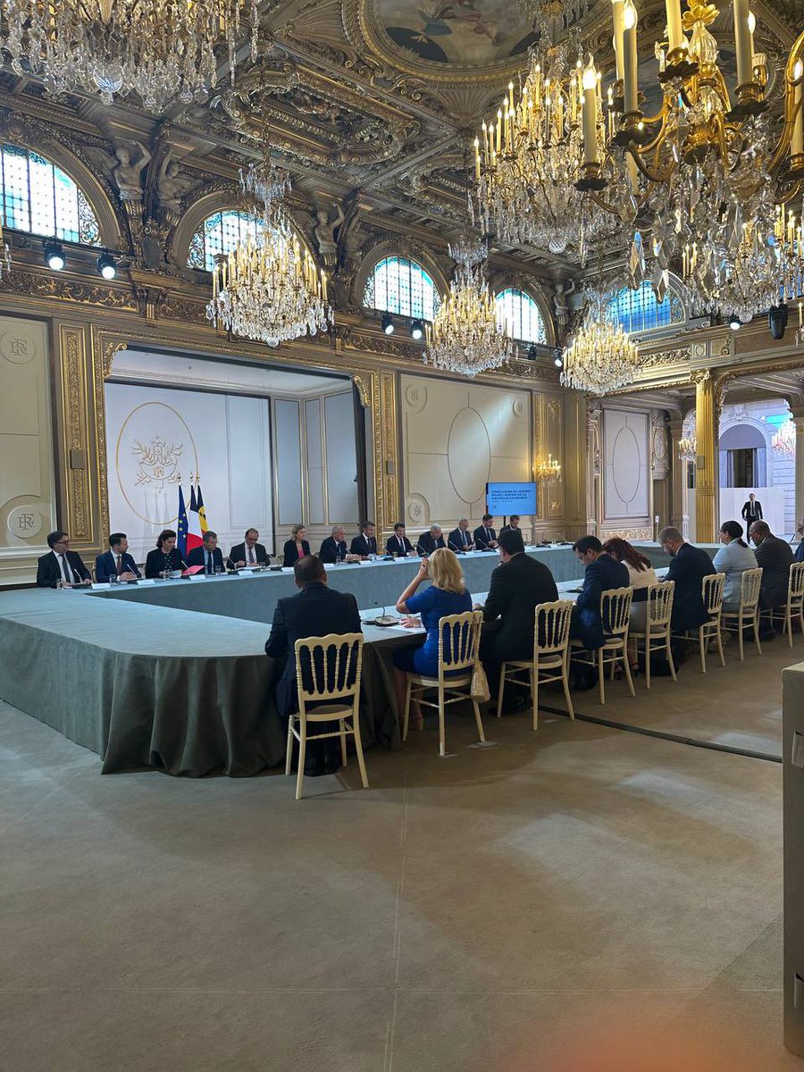 #NouvelleCaledonie quel avenir pour l'accord de Bougival ?
Il faut à l'ensemble des signataires convaincre leur camp. Comme en 1988 #JacquesLafleur et #JeanMarieTjibaou. 11 mois plus tard le leader indépendantiste était assassiné :
ainsi-va-le-monde.blogspot.com 
<a href="/AlainBervas/">🌴 Alain Bervas 🌴</a> <a href="/Emdupuy/">Dupuy Emmanuel</a>