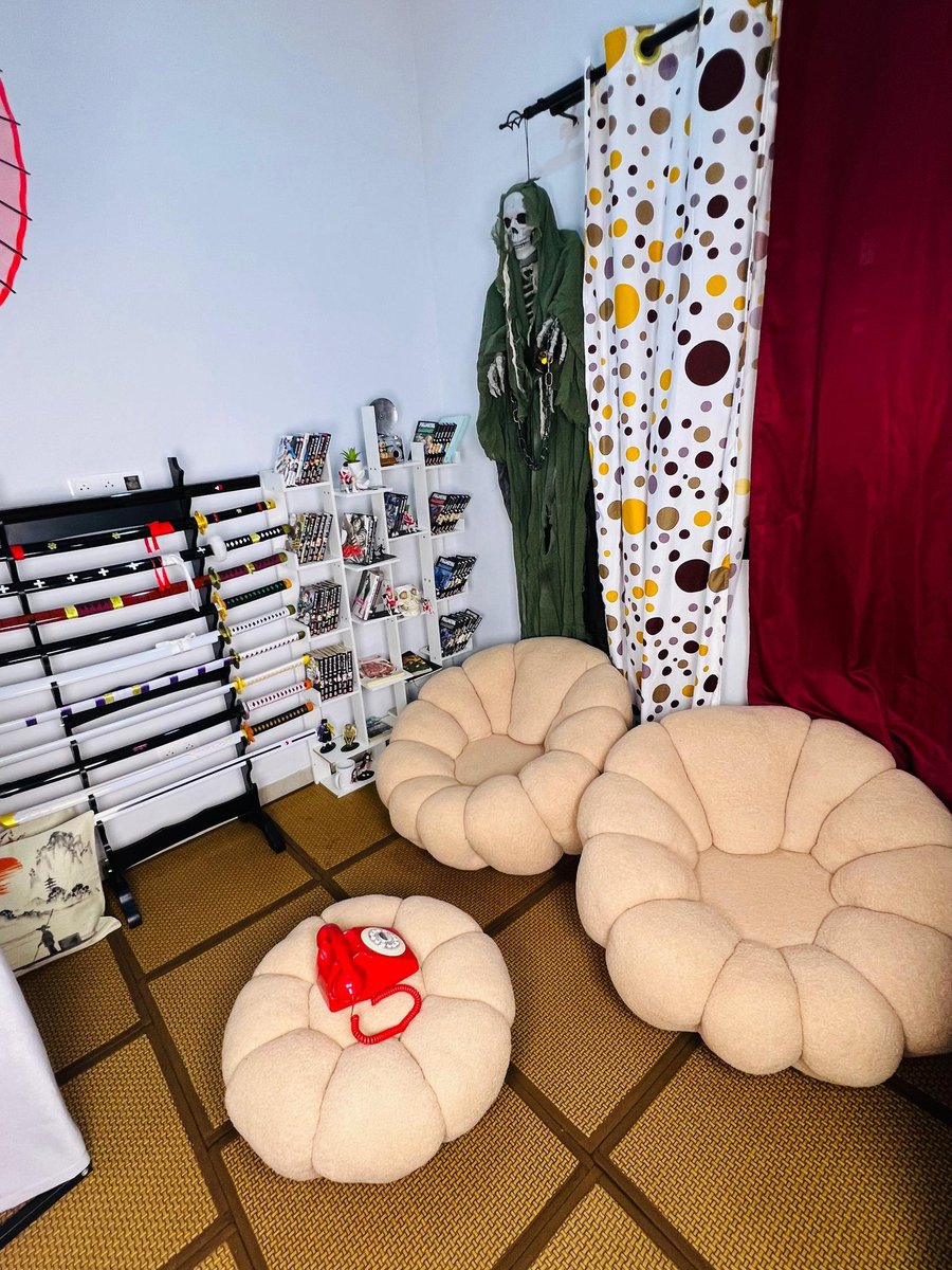 Ça c’est bon c’est parfait mais je vais changer un peu le début :

Découvrez @caseotakubf comme vous ne l’avez jamais vu auparavant ! N’hésitez pas à y faire un tour… que des services de qualité vous y attendent : 

📍 Située à Karpala, à 50 m du Lycée Thomas Sankara