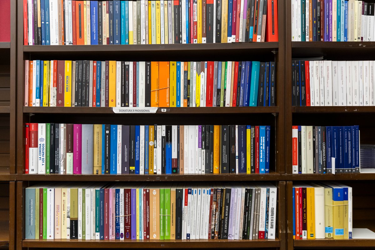 BNE_biblioteca's tweet photo. 🆕Actualización de los formatos MARC 21 para registros bibliográficos, de autoridad y de fondos.
Ya está disponible la actualización número 40, de junio de 2025. #Bibliotecas #Catalogación #MARC21 #FormatoMARC
Consúltalos aquí ➡️https://t.co/zk2YUW56II https://t.co/jbLFg5cTLX