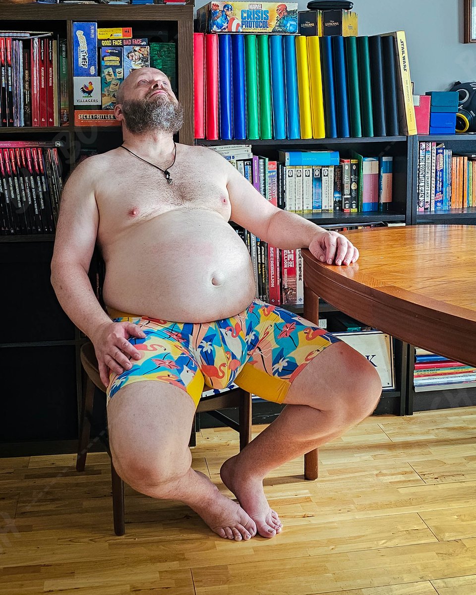 Good morning, Wednesday! Happy Hump Day! Hope to make today a productive one, but currently thinking about lunch 🤔 Big Bear Hugs! 🥰🩲🌈🐾🧸🔁
More Stuff --&gt; linktr.ee/bluboosh

#bear #chubbygay #chub #belly #fat #bellyfat #fatbelly #gainer #footfetish #feet