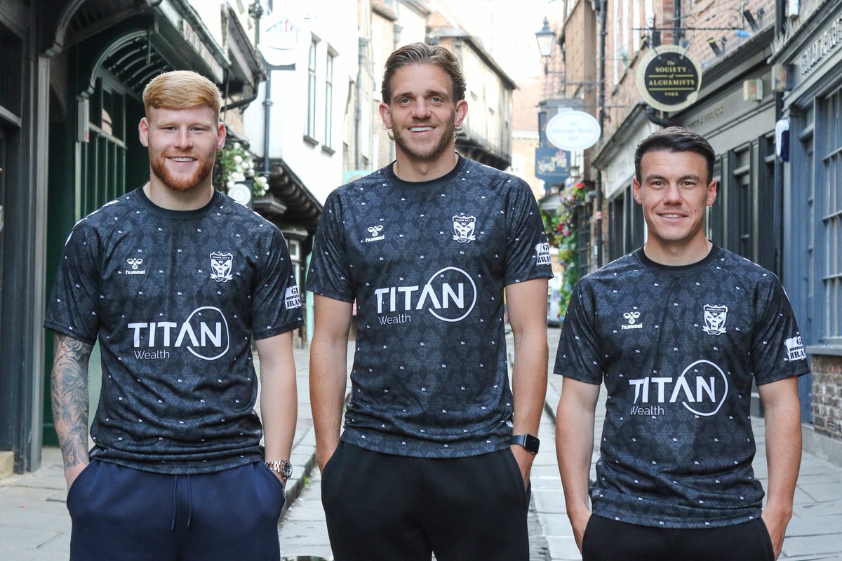 😍 What a shirt!

#YCFC 🔴🔵