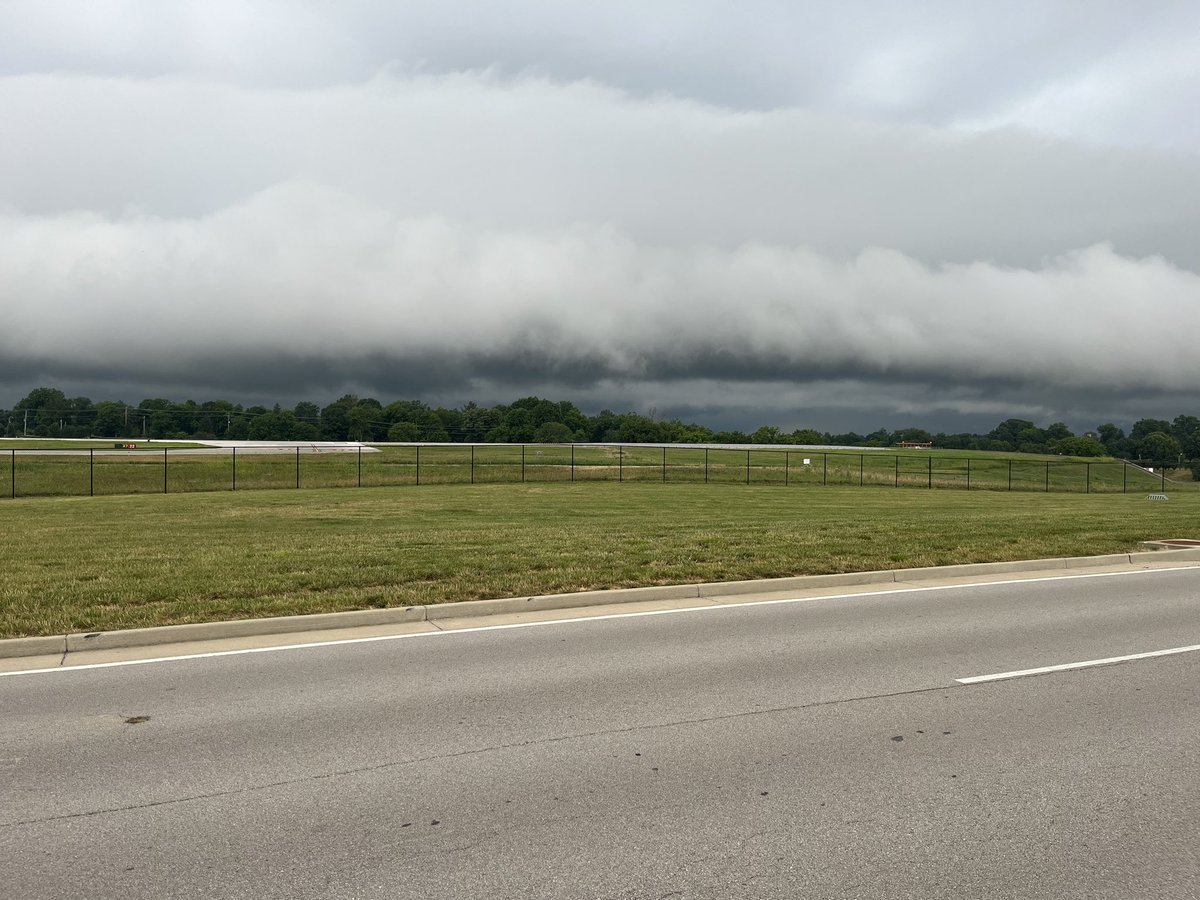 TylerMelito's tweet image. I’ll keep the forecasting to the Weather Authority team at @FOX56News but I think there’s a storm on the way to Lexington. #kywx