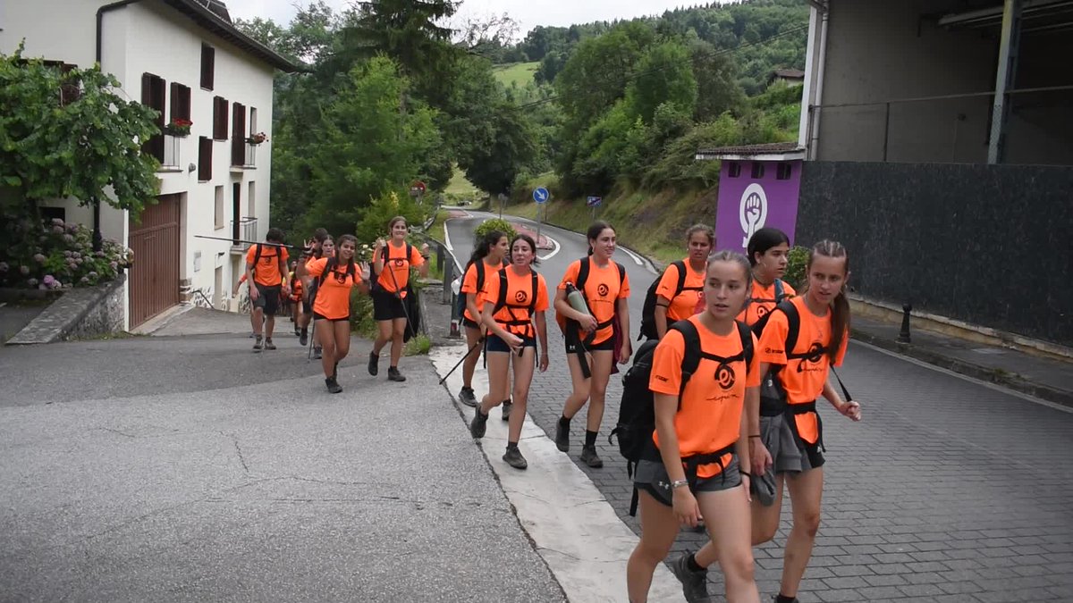 GITBinfo's tweet photo. Goierrin geldialdia egin du Euskarabenturak, espedizioaren erdialdera iritsita.
Esperientzia bizitzen ari diren goierritarrekin izan gara.
👉https://t.co/S0tEch525t
#gizartea #zerain https://t.co/kdsvHbnffY