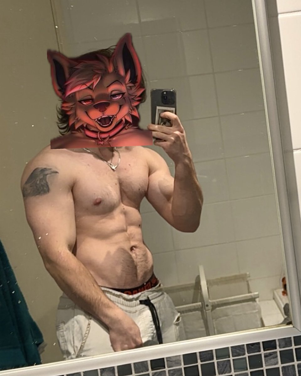 Uhhh woof? Getting there with the bulk 💪🐺
