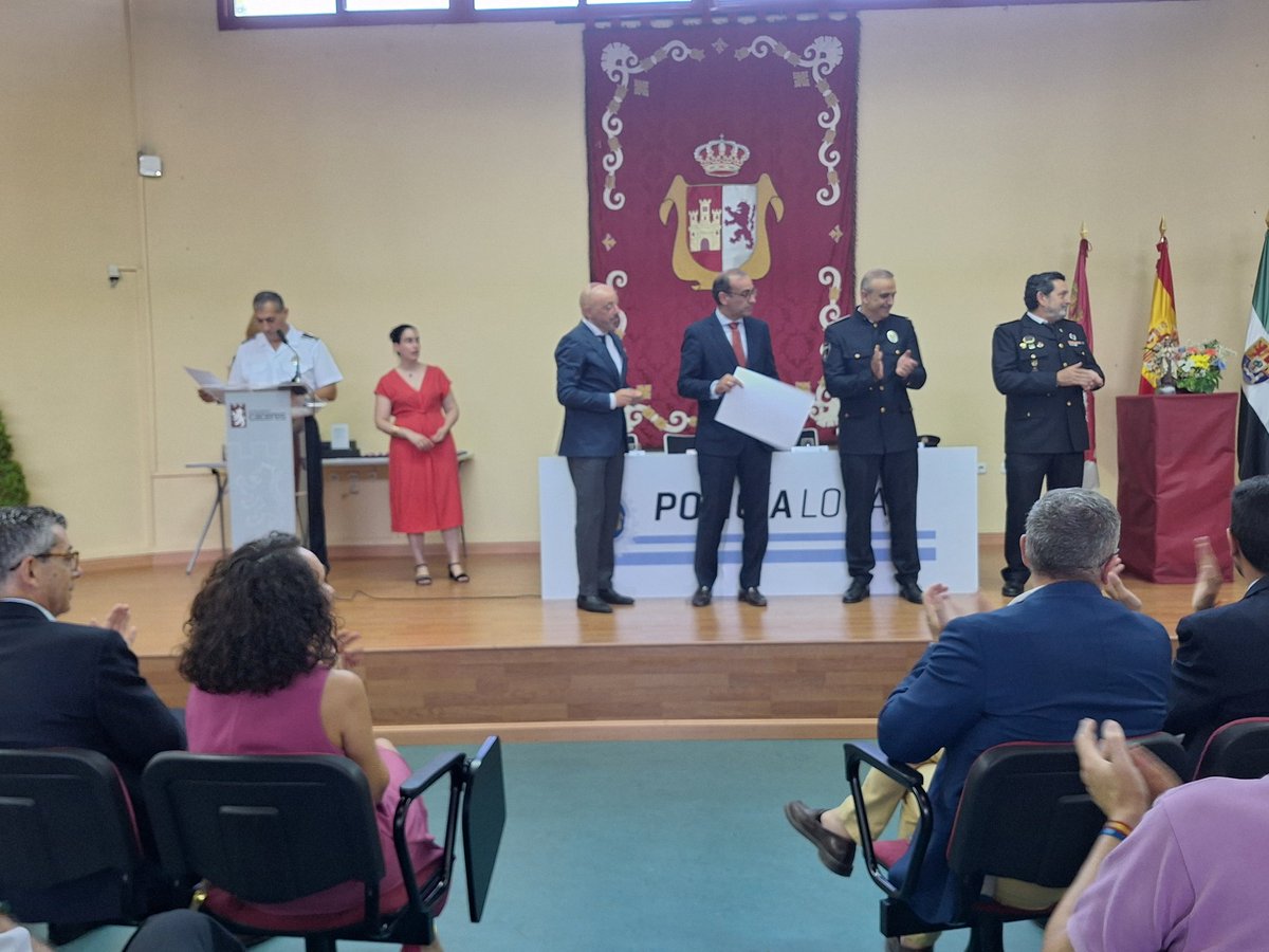 TSJ Extremadura (@tsjext) on Twitter photo La presidenta del <a href="/TSJEXT/">TSJ Extremadura</a>, María Félix Tena Aragón, asiste a los actos de la Festividad de la Virgen del Carmen, Patrona de la Policía Local. #Cáceres. La presidenta del <a href="/TSJEXT/">TSJ Extremadura</a>, María Félix Tena Aragón, asiste a los actos de la Festividad de la Virgen del Carmen, Patrona de la Policía Local. #Cáceres.