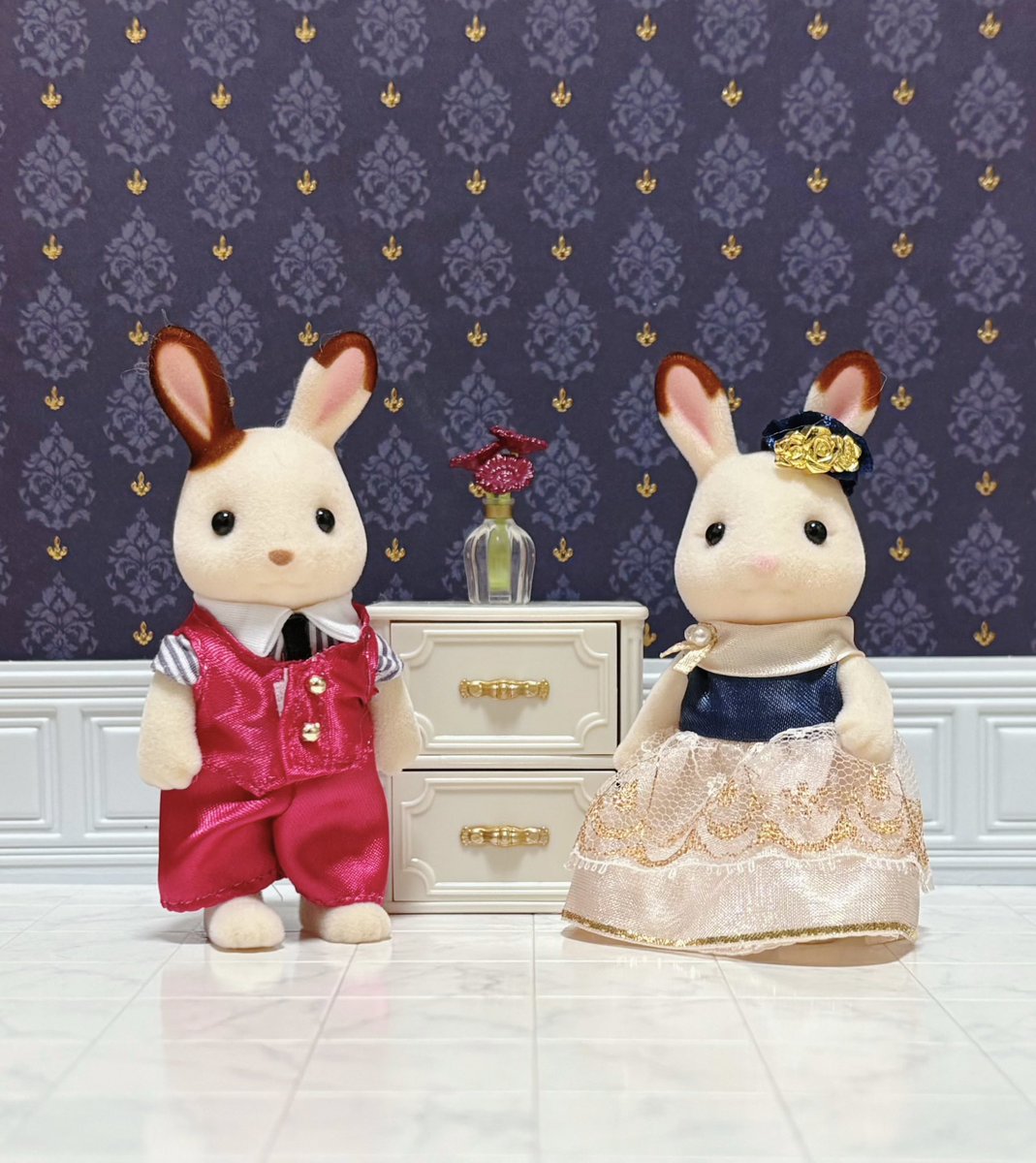 lunapoyon's tweet image. セリアの腰板、ミニサイズが出てました✨
1/12を切って使っていたので、1/24はシルバニアにぴったり💕
ハーフサイズなので、家具などで隠せば継ぎ目は気にならないです
#シルバニア #セリア #amifa