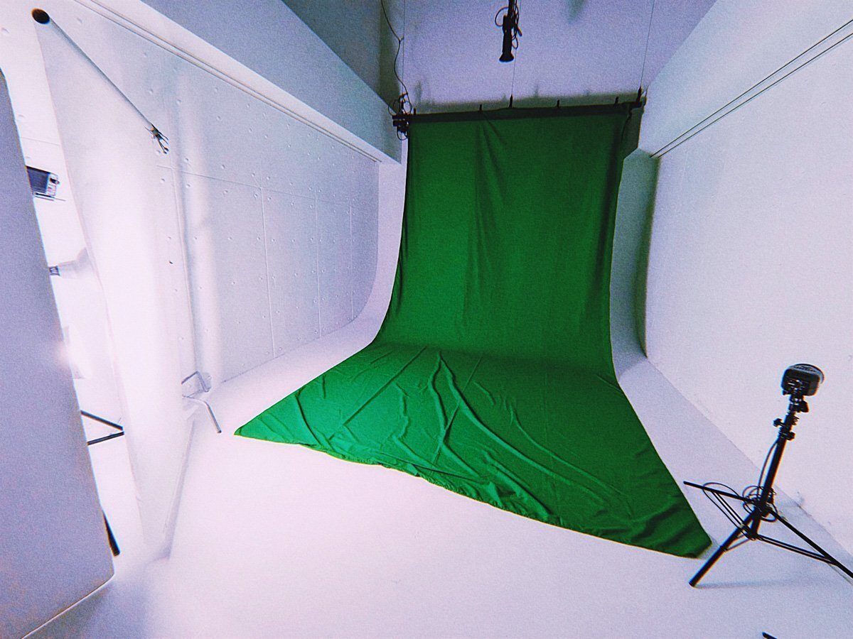 ※屋根メンタルとは
撮影前日にスタジオの一部しか使えない事態に陥り、使用予定だった全6階フロアと撮影に必要な諸々の備品も使えず絶望→屋根は・・屋根は使えますか・・？→１階だけ使える→屋根ある！屋根さえあればきっとなんとかなる！と気持ちを切り替え、なんとか乗り越えた精神状態のこと