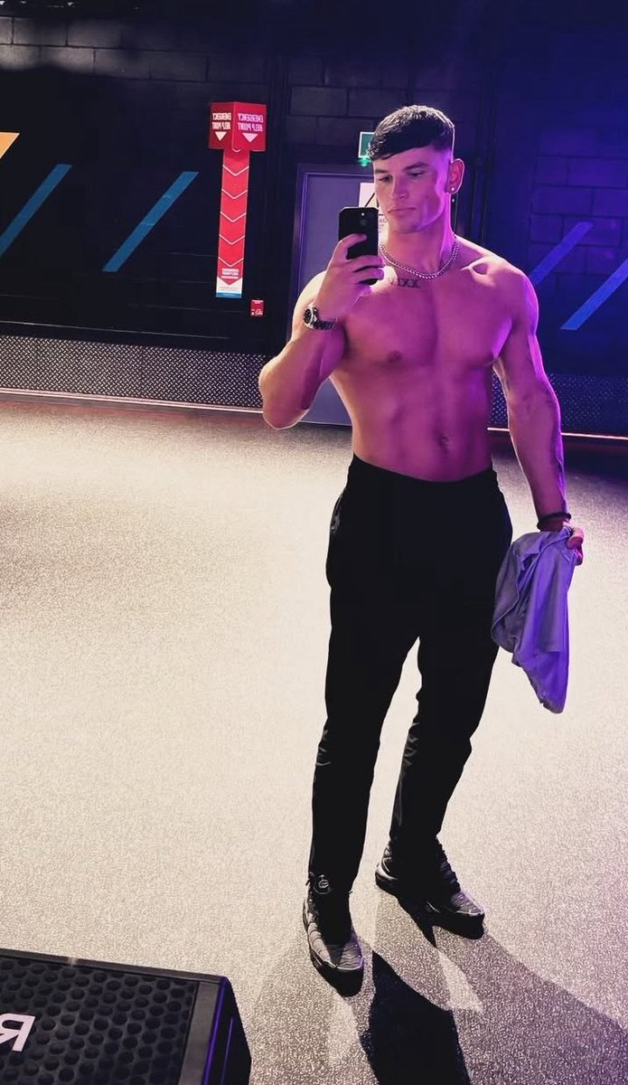 CaidenAlpha's tweet photo. Always grafting 💪🥵 #cashmaster #findom #alphacaiden 🇬🇧🤑 https://t.co/fLPEE6NP4h