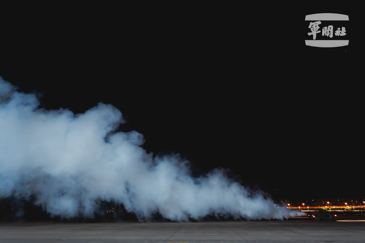 MoNDefense's tweet image. #HK41 #Day8
The #3rdTheaterCommand conducted a pre-dawn anti-airborne assault drill, with military and police forces jointly securing the airfield.
From night to day, without pause — this is #HanKuang41.
#ROCArmedForces