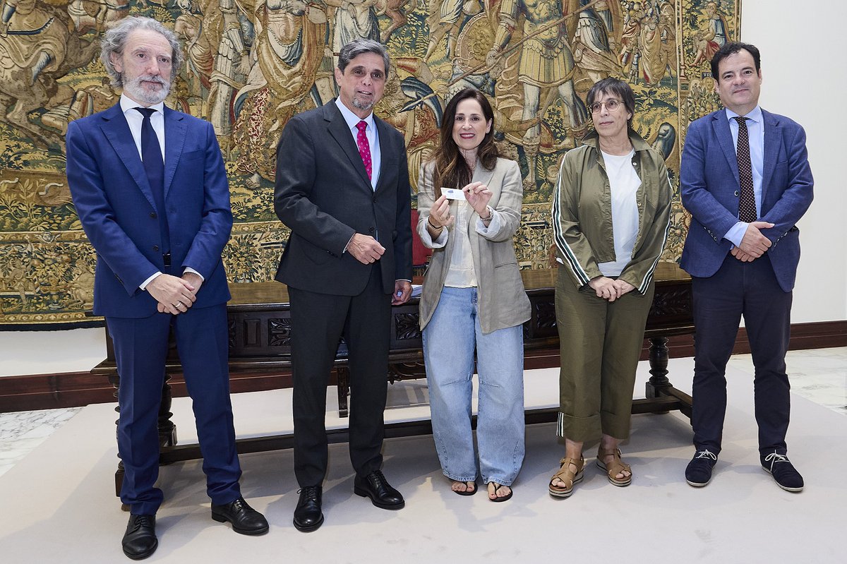 cesegab's tweet photo. El @cesegab ha presentado la Memoria Socioecómica de la #CAPV correspondiente al año 2024, a Bakartxo Tejeria, presidenta del Parlamento @PVasco_EuskoL

La presentación pública será el jueves 17, en la sede del @cesegab. https://t.co/60BQSrRZ8O
