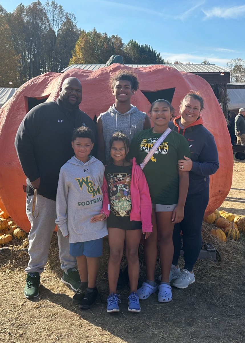 Keenan Carter Sr. (@dlrunstoppers) on Twitter photo Happy Birthday to our oldest kid <a href="/KTCarterJR11/">Keenan Carter Jr</a> We are proud of the young man you’re becoming. Keep being a great example to your siblings on and off the field, and leading with your heart. We love you man. 15 years went by fast 😢🙏🏾🫶🏾 <a href="/MrsDLRunStopper/">Jenny Carter</a> Happy Birthday to our oldest kid <a href="/KTCarterJR11/">Keenan Carter Jr</a> We are proud of the young man you’re becoming. Keep being a great example to your siblings on and off the field, and leading with your heart. We love you man. 15 years went by fast 😢🙏🏾🫶🏾 <a href="/MrsDLRunStopper/">Jenny Carter</a>
