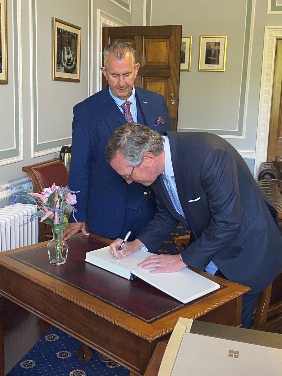 USAmbUK's tweet image. Great to start my first official engagements in Northern Ireland at Stormont - home of the region’s devolved government. Thanks to @niassembly Speaker @EdwinPootsmla for welcoming me to Parliament Buildings.