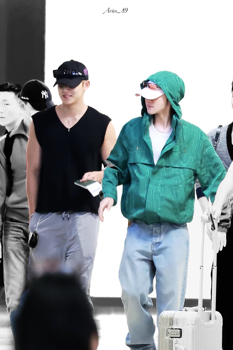 _Aries_1789's tweet image. 250716✈️
🖤💚🕶️👓
#세븐틴  #SEVENTEEN 
#민규 #MINGYU 
#서명호 #THE8 
#gyuhao #규잇 #ギュハオ