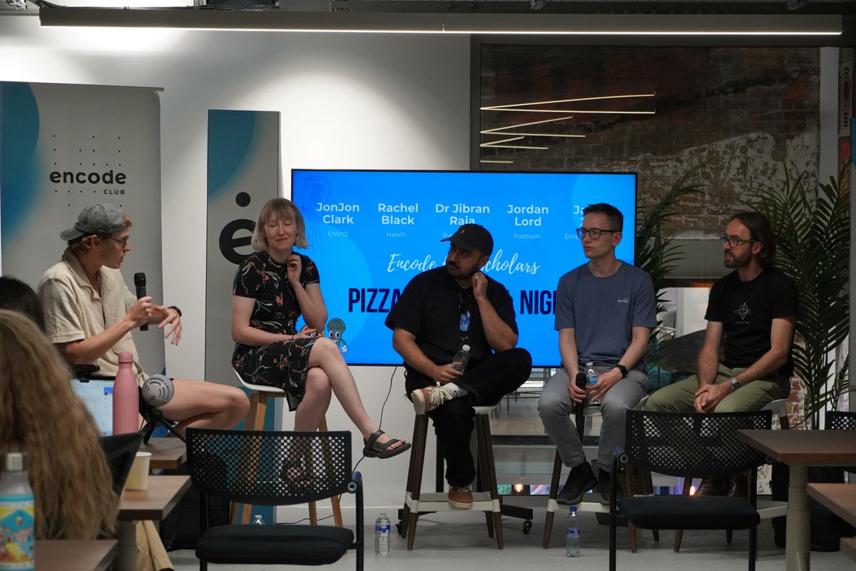encodeclub's tweet image. Last week, we welcomed Cohort 1 of our Hub Scholars with pizza, a panel & good vibes 🍕💬
They got to meet fellow builders, hear from Encode-backed founders & kick off a summer of building at Encode Hub.
Huge thanks to our amazing speakers: @jonjonclark, @RachBLondon, @Jib0xD,…