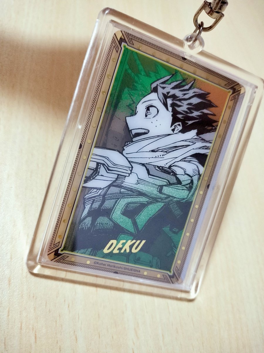 箔押しクリアカードがセリアのやつにピッタリでお互いの色混ざってとても綺麗なのでおすすめ！！