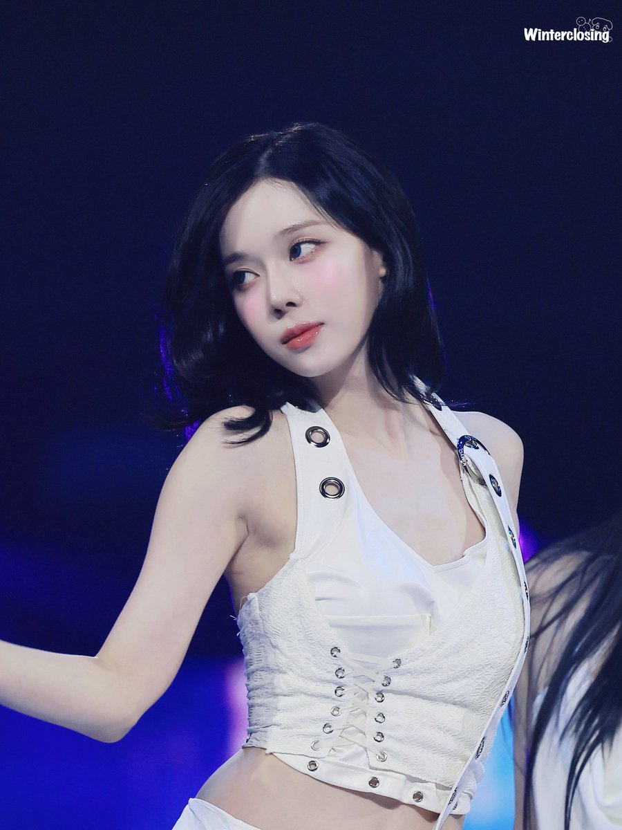kwtclosing0101's tweet image. 250619 Myk festa

#aespa  #æspa #에스파 
#WINTER #윈터