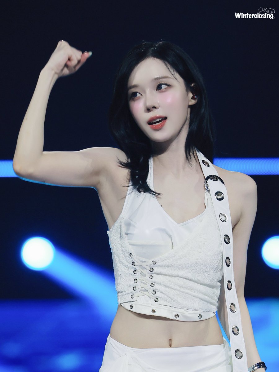 kwtclosing0101's tweet image. 250619 Myk festa

#aespa  #æspa #에스파 
#WINTER #윈터