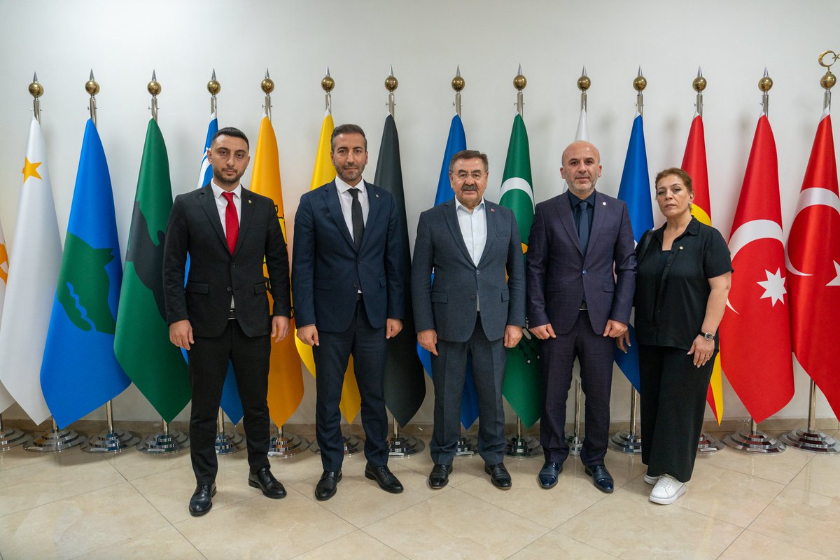 Ankaragücü Başkanı Sn. Gazi Ercüment Tekin belediyemizi ziyaret etti.

Kendisine nazik ziyaretleri için teşekkür ediyor; Başkentimizin Asırlık Çınarıyla gurur duyuyoruz.

GURURLUYUZ GÜÇLÜYÜZ ANKARAGÜÇLÜYÜZ! 💛💙