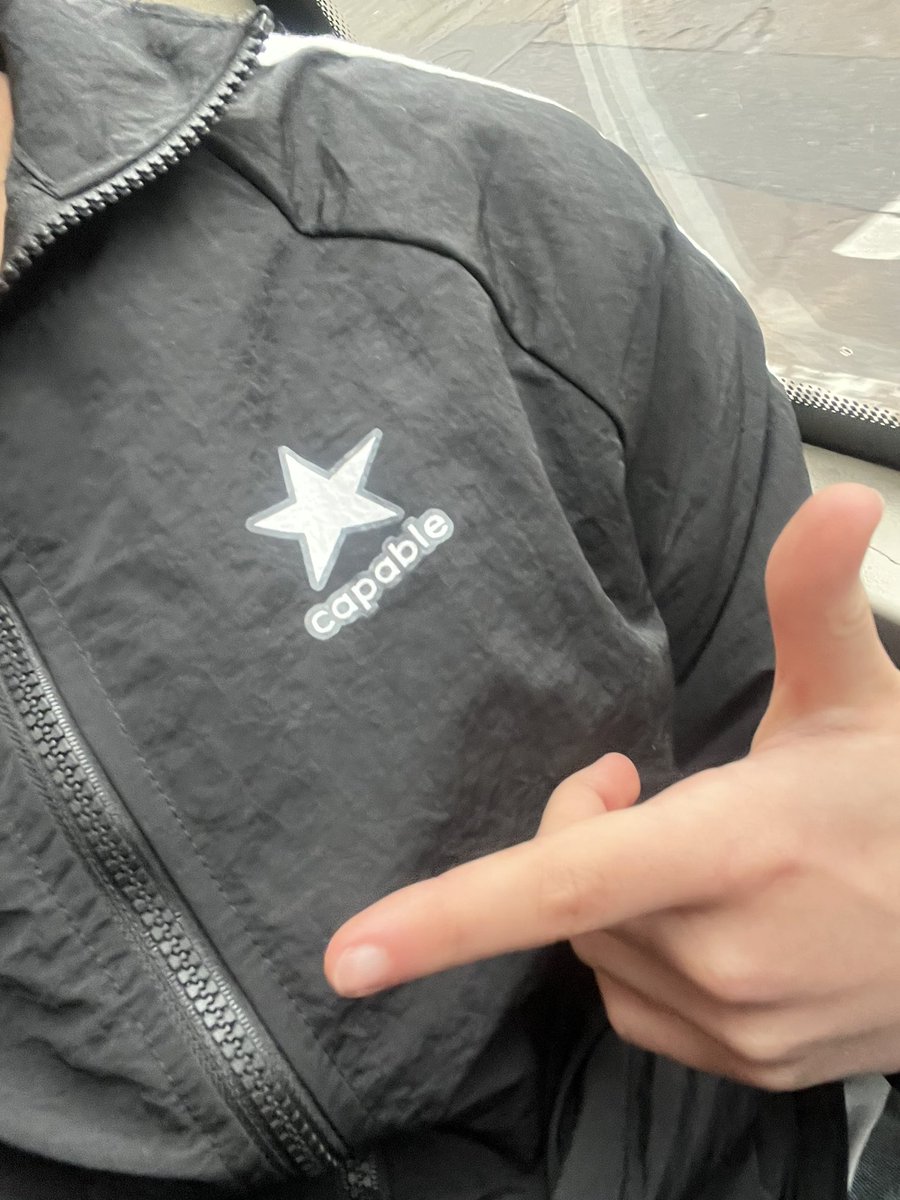 rocketmo_'s tweet image. jaja boludito vos tenes un adidas y yo un capable no somos lo mismo #Mododiablo