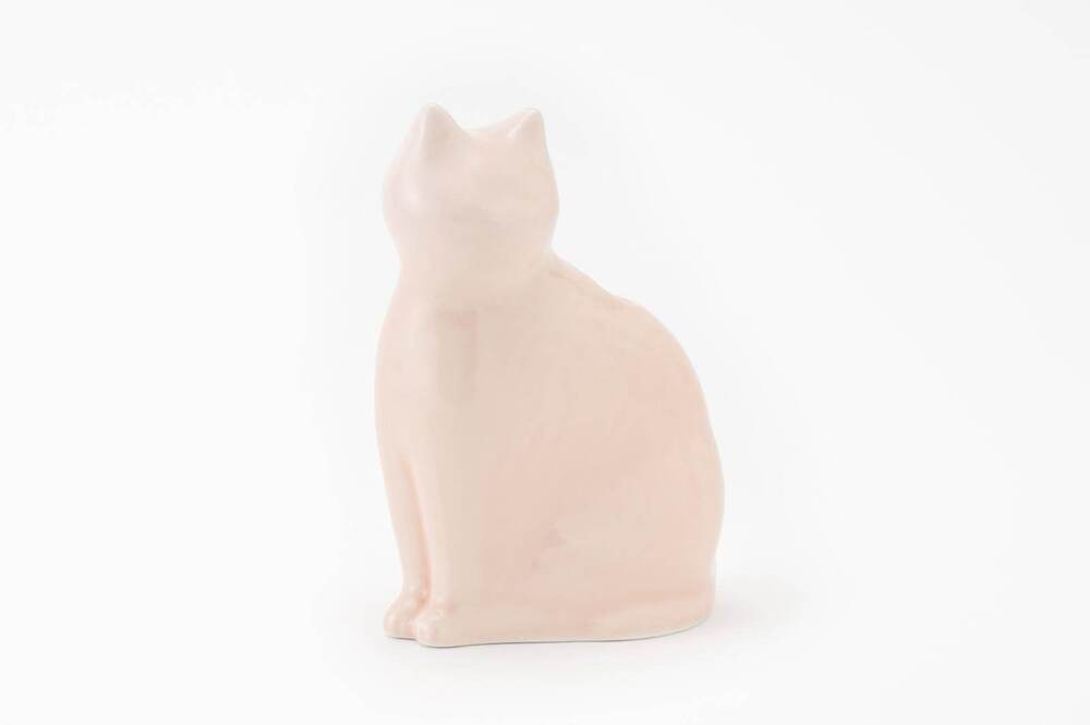 fashionpressnet's tweet photo. 子猫モチーフの“花柄＆カラフル絵付け”花器、元コシラエル・ひがしちか監修 - https://t.co/v5avWcIDEN https://t.co/bH5xOvaWAc