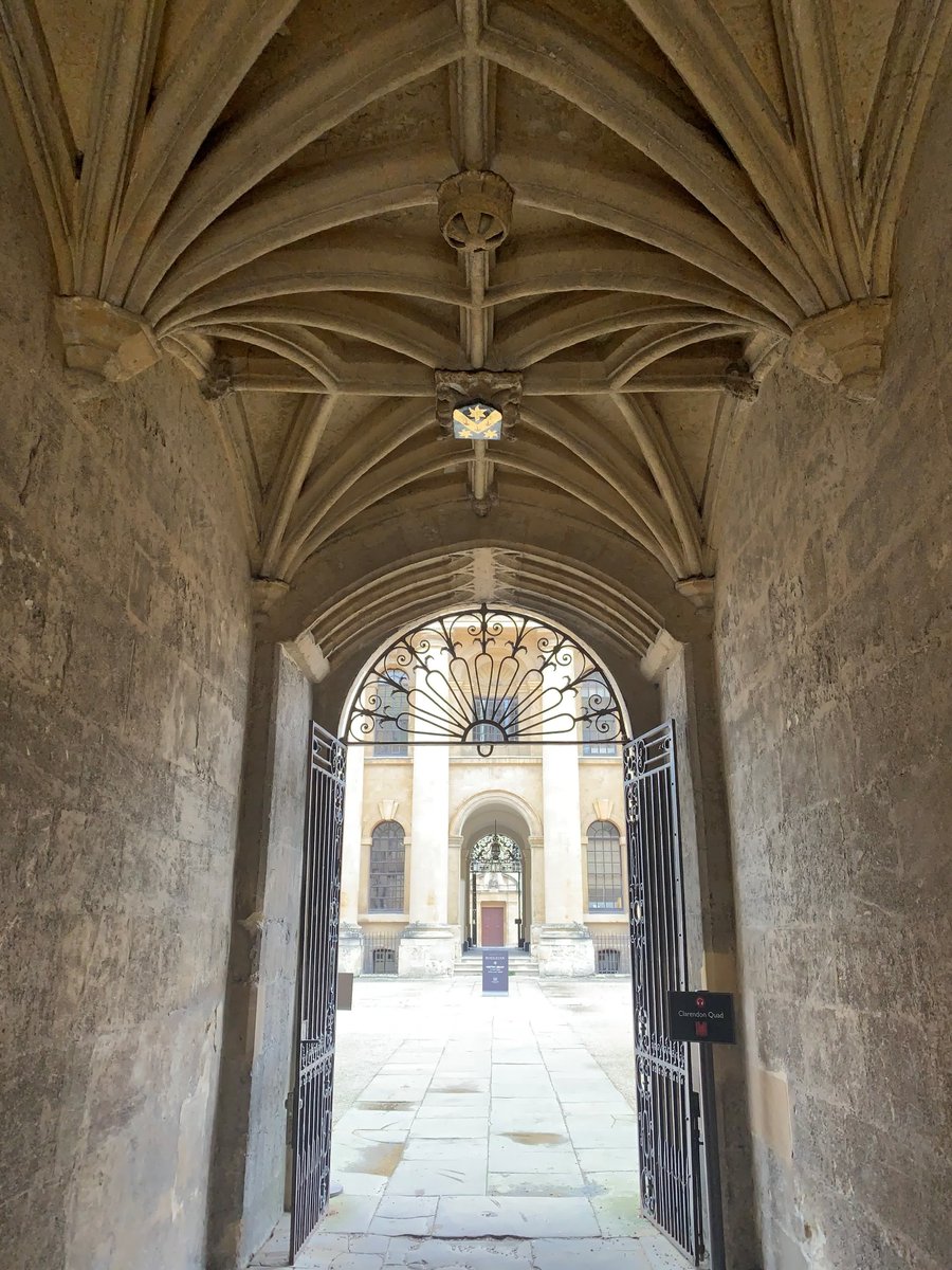 OfficialToursOX's tweet image. From Inspector Morse and His Dark Materials to Harry Potter and Wonka, #Oxford has been the backdrop for many famous films and TV shows. 🎥

Want to learn more? Join our Oxford On Screen Walking Tour this week ➡ bit.ly/4eThQiK

#OfficialToursOx #ExperienceOx