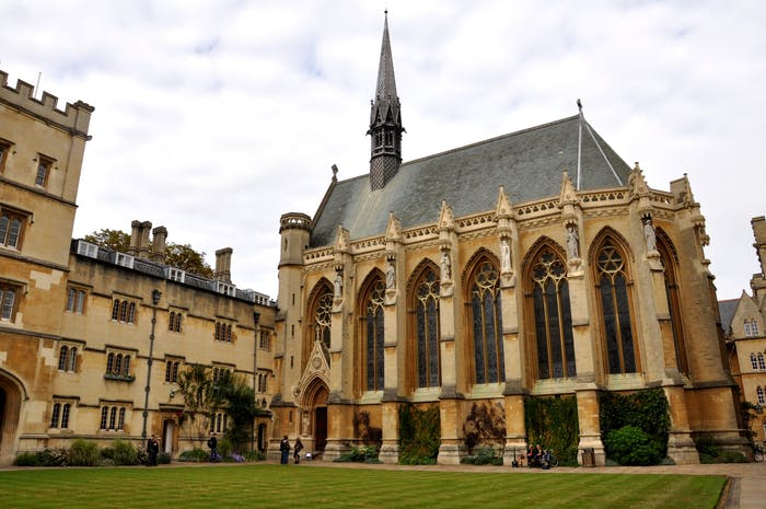 OfficialToursOX's tweet image. From Inspector Morse and His Dark Materials to Harry Potter and Wonka, #Oxford has been the backdrop for many famous films and TV shows. 🎥

Want to learn more? Join our Oxford On Screen Walking Tour this week ➡ bit.ly/4eThQiK

#OfficialToursOx #ExperienceOx