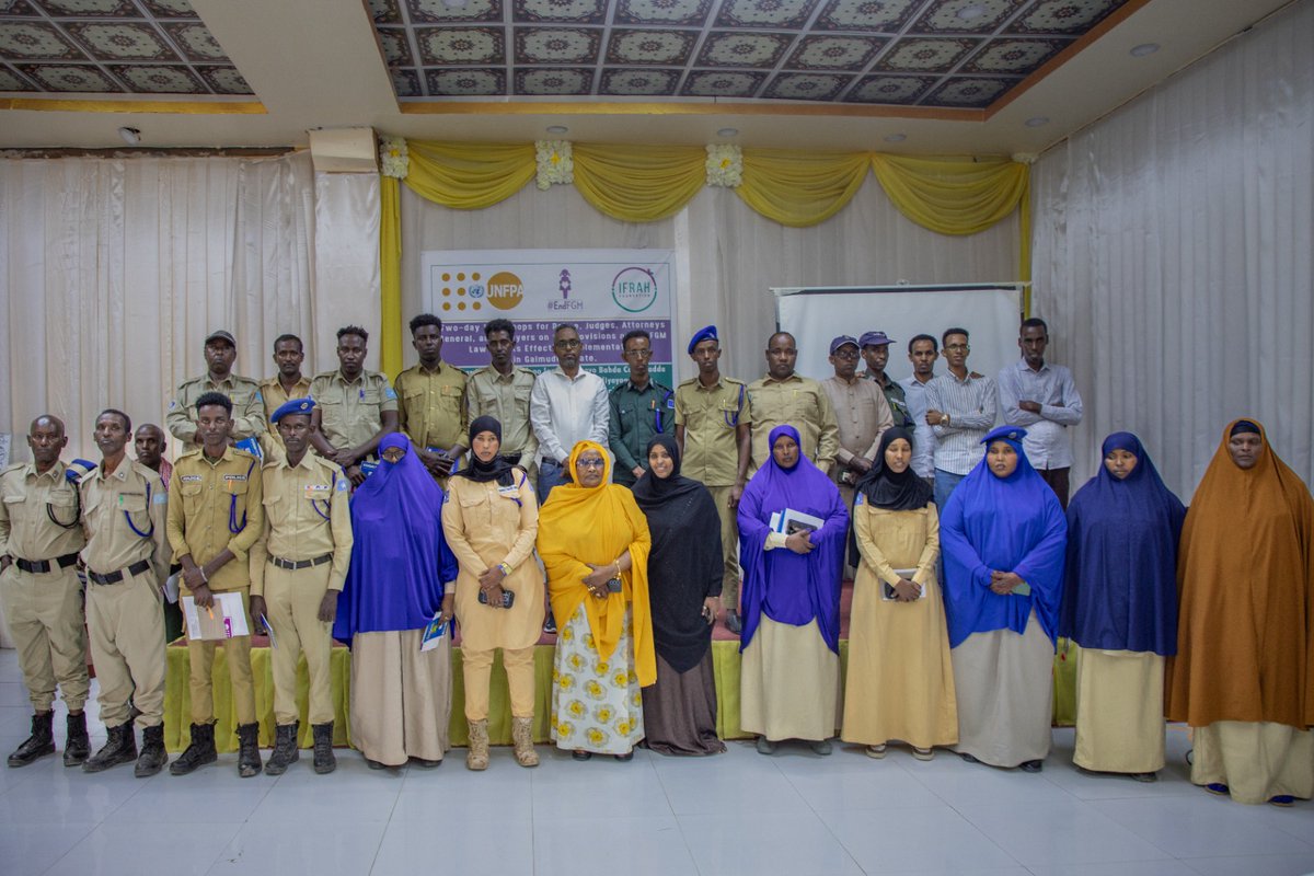 DearDaughterC's tweet image. In partnership with @UNFPA_SOMALIA, we conducted a 2-day workshop for police, judges, attorneys  general, &amp;amp; lawyers in #Galmudug on the provisions of the FGM law &amp;amp; its effective implementation.
 A total of 50 participants attended.
 Together, we’re working to end FGM.@GPtoEndFGM