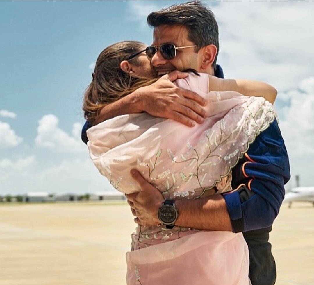 TheSpacePirateX's tweet image. "Spaceflight is incredible - but nothing compares to holding your loved ones again." - Shubhanshu Shukla 👨🏻‍🚀🧡

#ShubhanshuShukla #Ax4