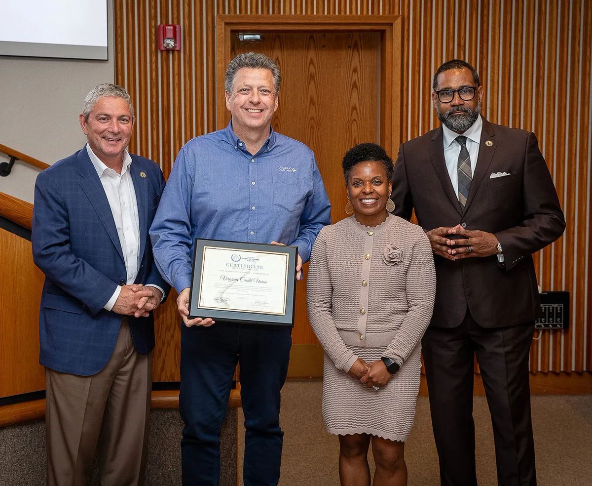 theleagueofcus's tweet image. Congratulations to @VACreditUnion for earning Henrico County's first-ever Heart of Service Award! 🎉
This honors VACU's dedication to community service, from donating 1,000 volunteer hours this year and over $1 million to charity, impacting 100,000+ through financial literacy.