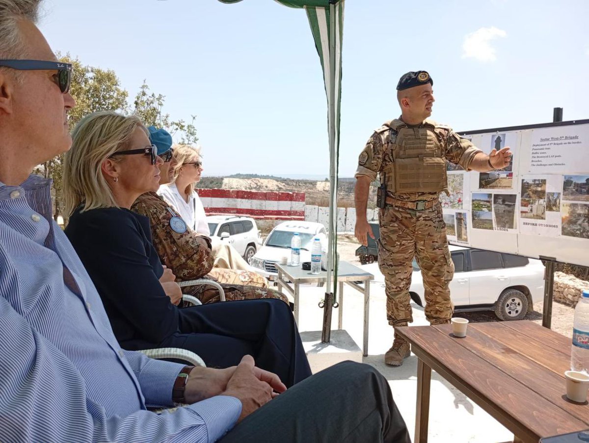 UNSCOL's tweet image. In a visit to the SLS, @jeaninehennis praised SLS Commander Gen. Thabet & LAF troops for significant progress made & their commitment to serving Lebanon & its people. She stressed that continued intl support to LAF as it facilitates the extension of State authority is critical.