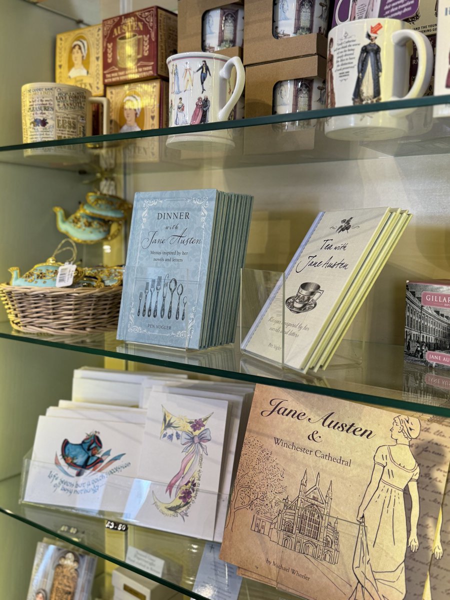 WinCathedral's tweet image. Don't forget to pick up your Jane Austen souvenirs in the Winchester Cathedral Gift Shop 👒
As well as our best-sellers, we have a range of new gifts from baseball caps to home fragrances.
📍🕘Open daily 9.30am - 5.00pm.