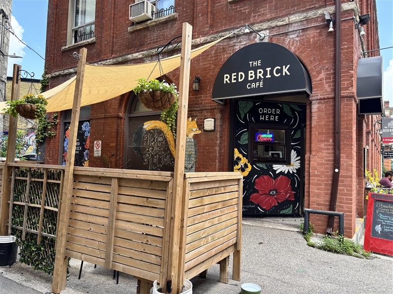 We're hosting our next Construction Cafe tomorrow at Red Brick Café from 9-11 a.m. for the Downtown Infrastructure Renewal Program! Talk to the project team, provide your feedback, and learn more about the project benefits and impacts. More information: ow.ly/oz9950Wg4qr