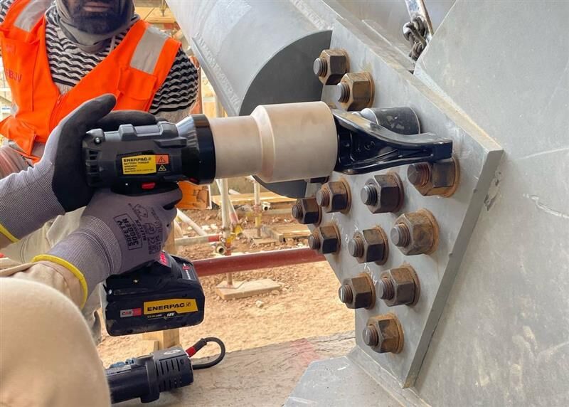 The Enerpac BTW-Series Battery Torque Wrench packs serious torque, up to 6,000 ft.lbs, in a portable, handheld design. 
Simple to use. Built for precision. Ready for any industry.
Discover the power of BTW-Series today: bit.ly/3Up2SYo

#Enerpac #BTWSeries