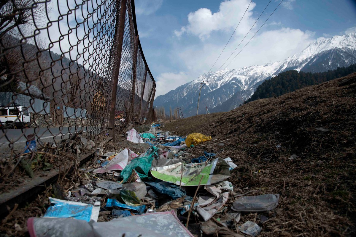 What has nature given us? And what are we giving back to it? #kashmir #paradise #ecology #environment #education #pollution #plasticpollution  #mountains #civicsense #letscleanupkashmir