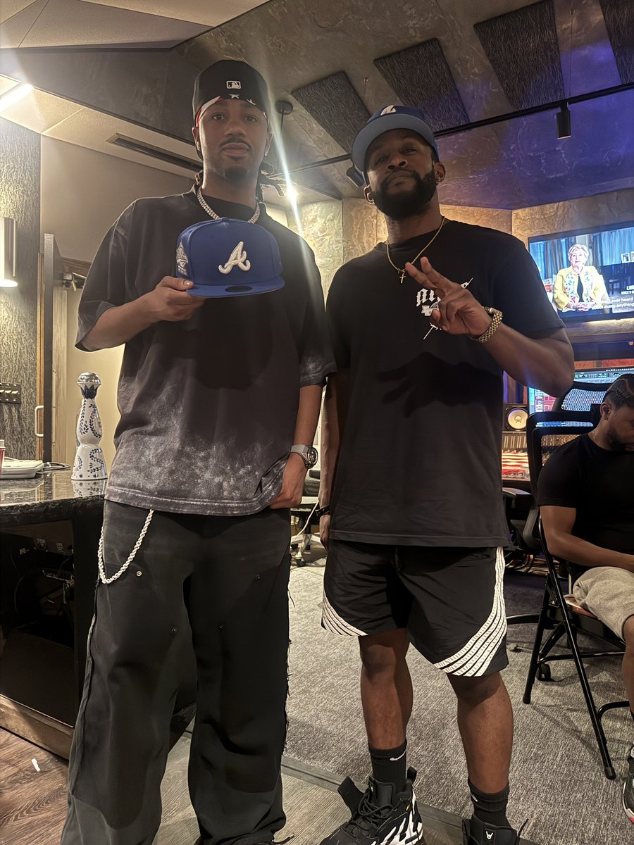 TEF x METRO BOOMIN 🔊
s/o to <a href="/MetroBoomin/">Metro Boomin</a> for picking up my WINTER OF ‘95 BRAVES 🥶❄️🧢