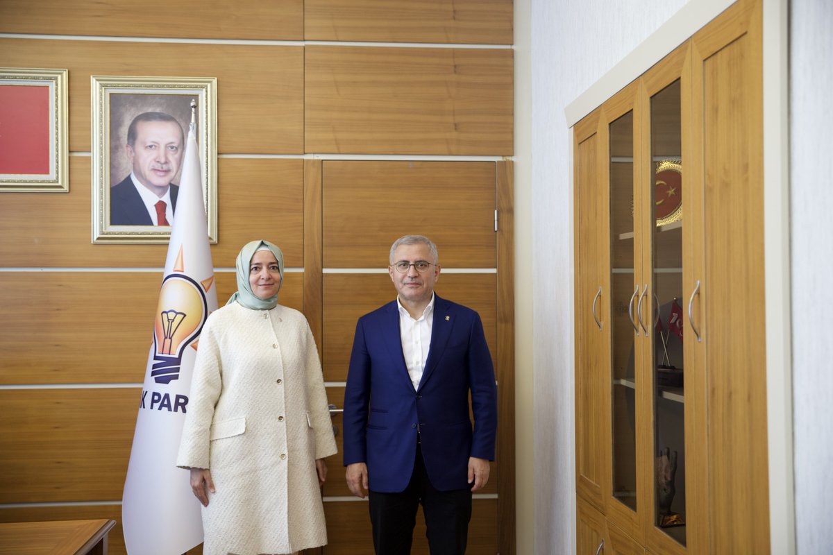 Dr.Betül Sayan Kaya 🇹🇷 (@drbetulsayan) on Twitter photo 📍AK Parti Genel Merkez
AK Parti MKYK Üyemiz, önceki dönem Üsküdar Belediye Başkanımız Sn. Hilmi Türkmen'e ziyareti için teşekkür ediyorum.
<a href="/hilmiturkmen34/">Hilmi Türkmen</a> 📍AK Parti Genel Merkez
AK Parti MKYK Üyemiz, önceki dönem Üsküdar Belediye Başkanımız Sn. Hilmi Türkmen'e ziyareti için teşekkür ediyorum.
<a href="/hilmiturkmen34/">Hilmi Türkmen</a>