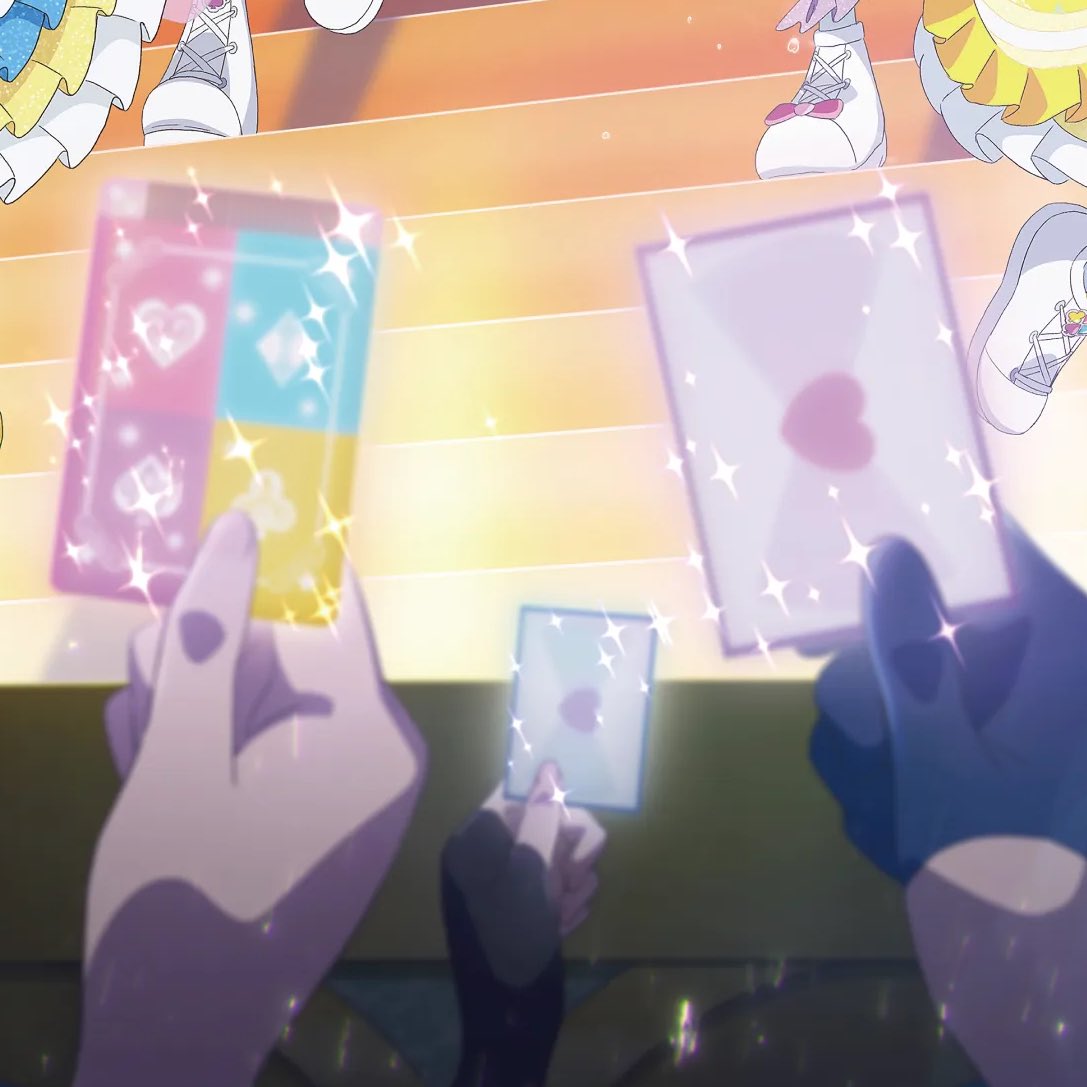 아니 저 어떡해요…
아이카츠 프리파라 콜라보 너무 기대돼서 죽을것 같음… 각자 세계관 카드랑 프리티켓 공존 하는 것도 그냥 미치셨어요