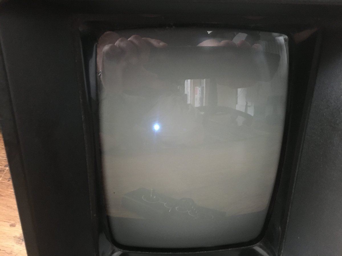 RetroVidGaming's tweet image. Just dug out the old Vectrex but its not well. On switching it on I got a sort of triangle & when I pressed the reset it moved up the screen to a dot.
