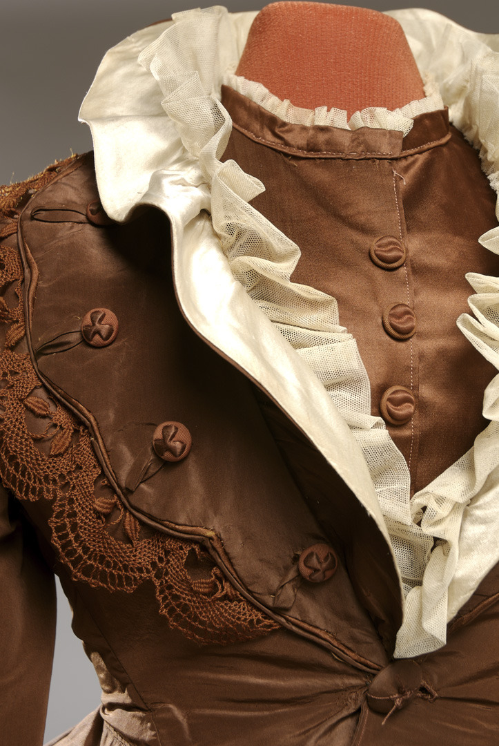 wikivictorian's tweet image. Wedding dress, 1872-76. Agnes Etherington Art Centre.