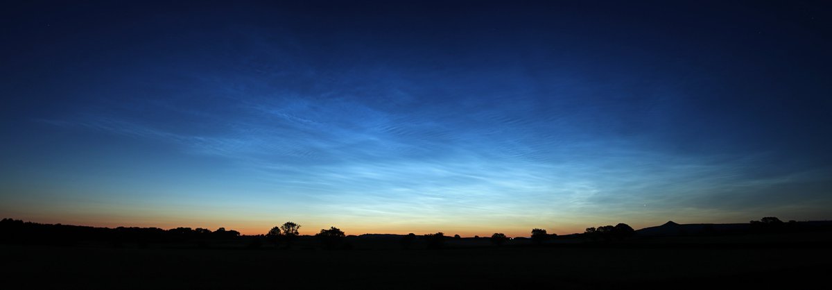 sjb_astro's tweet image. A panorama shot of the #NoctilucentClouds display on 2-3 July 2025. Venus can be seen rising to the lower right. Shot taken at 01.57 UT. #NLC #NLCs #Noctilucent #Astronomy