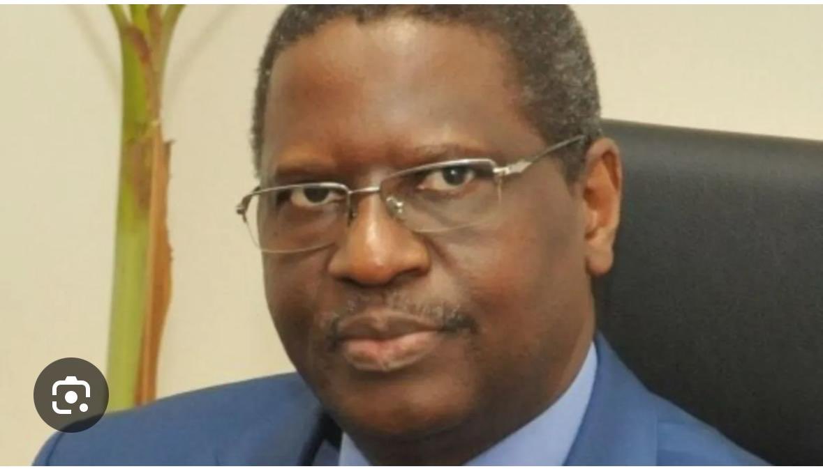 sergedanielinfo's tweet image. #Mali-Justice/L’ex PM malien Moussa Mara s’est à nouveau présenté ce 16/7/ devant les enquêteurs de la BIJ de Bamako où il est entendu depuis hier à propos d’un de ses tweets sur la détention de personnalités politiques maliennes.Il est ce 16/7/assisté de Me M. Tall.