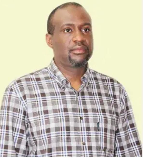 sergedanielinfo's tweet image. #Mali-Justice/L’ex PM malien Moussa Mara s’est à nouveau présenté ce 16/7/ devant les enquêteurs de la BIJ de Bamako où il est entendu depuis hier à propos d’un de ses tweets sur la détention de personnalités politiques maliennes.Il est ce 16/7/assisté de Me M. Tall.