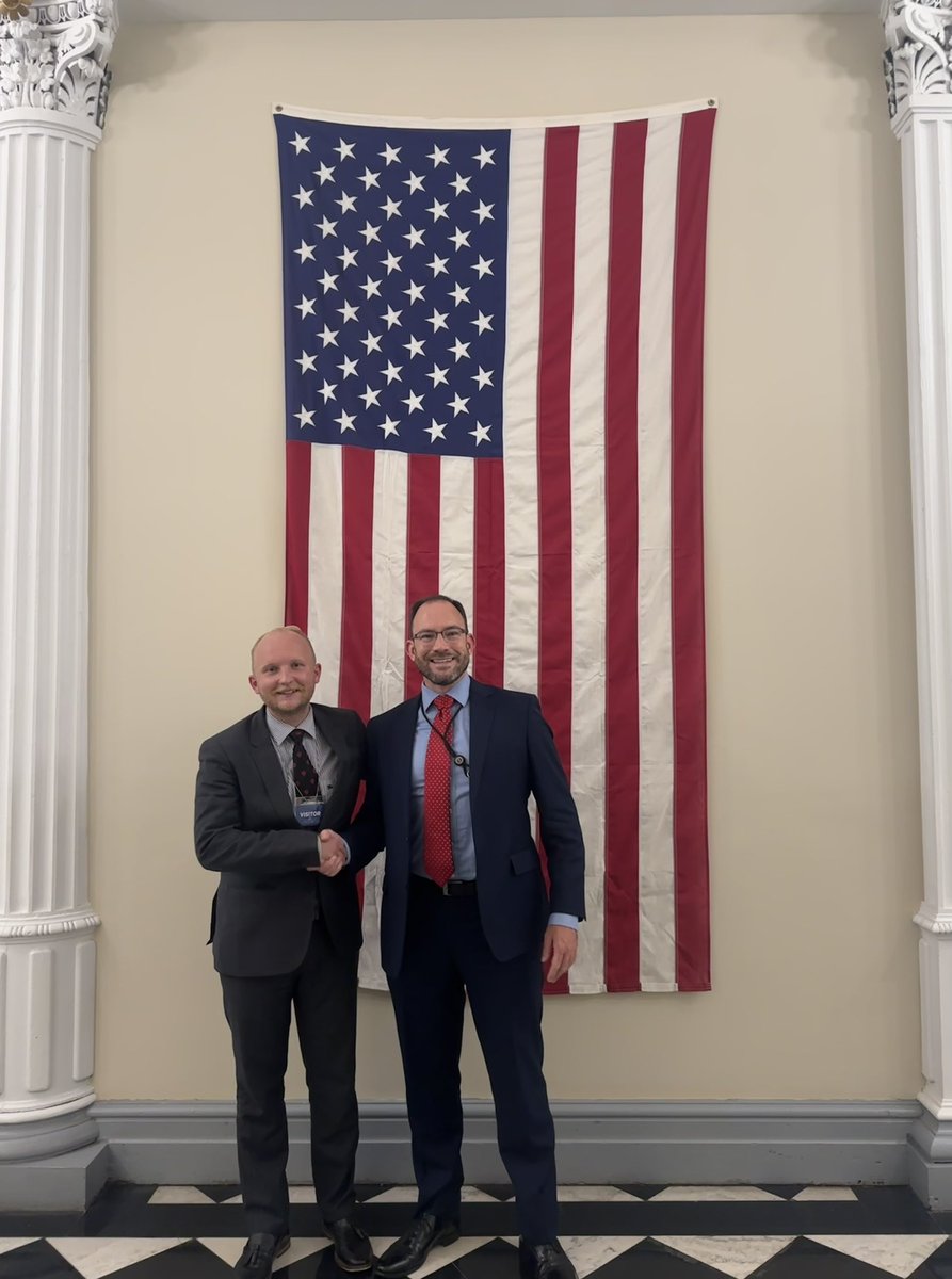 Dz_Kuchynski's tweet image. Productive & warm consultations at the @WhiteHouse w/ Andy Baker — DNSA to @POTUS & NSA to @VP. It marked the highest-level ⚪️🔴⚪️ meeting at the WH since @realDonaldTrump election. On behalf of @Tsihanouskaya I thanked 🇺🇸 for the support & discussed next steps for free #Belarus.