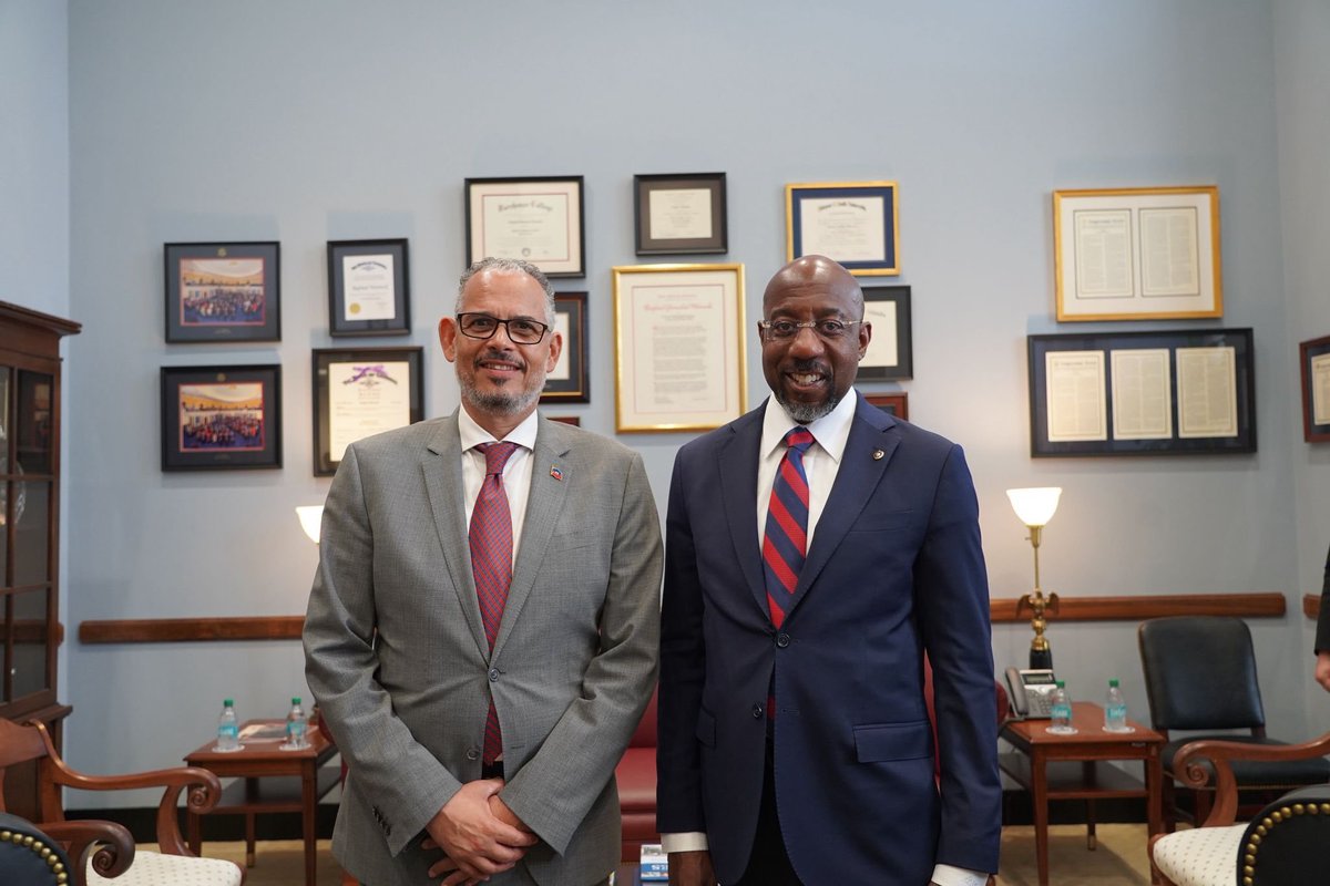lequotidien509's tweet photo. 🇭🇹 À Washington, le PM Alix Didier Fils-Aimé @citoyendidier plaide pour la sécurité, la démocratie et le renouvellement de la loi HOPE/HELP. Haïti reste un partenaire stratégique pour la stabilité régionale. #Haïti #HOPEHELP #Washington #Textile #Élections @lequotidien509 #lequotidien509