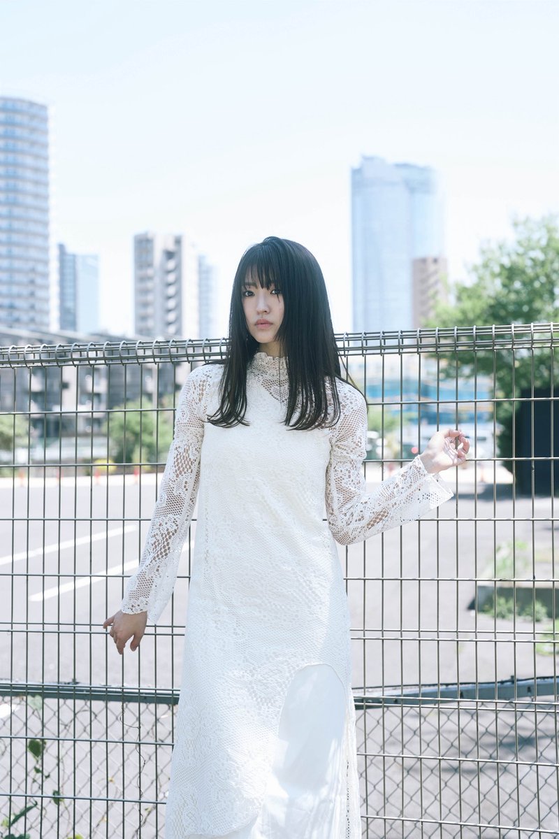 harunamai0105's tweet photo. 作品撮りをしていただきました📷
その瞬間ごとに違う空気を纏わせていただいたような感覚でした。

photographer 加藤翔 
stylist 佐藤英恵
hair&amp;makeup なかじぃ 
#PR #作品撮り #春名真依 https://t.co/lLtRNjc8Mr