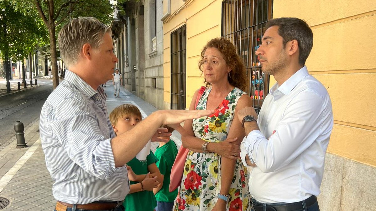 PSOE Granada Capital (@granadapsoe) on Twitter photo Hoy rechazamos la decisión de la Junta de suprimir una línea de infantil de 3 años en el CEIP San José Tablas
El único colegio público del centro de #Granada
<a href="/PacoCuenca/">Paco Cuenca</a> denuncia que se debe a la falta de un solo alumno para alcanzar la ratio exigida
granadapsoe.com/el-psoe-exige-… Hoy rechazamos la decisión de la Junta de suprimir una línea de infantil de 3 años en el CEIP San José Tablas
El único colegio público del centro de #Granada
<a href="/PacoCuenca/">Paco Cuenca</a> denuncia que se debe a la falta de un solo alumno para alcanzar la ratio exigida
granadapsoe.com/el-psoe-exige-…