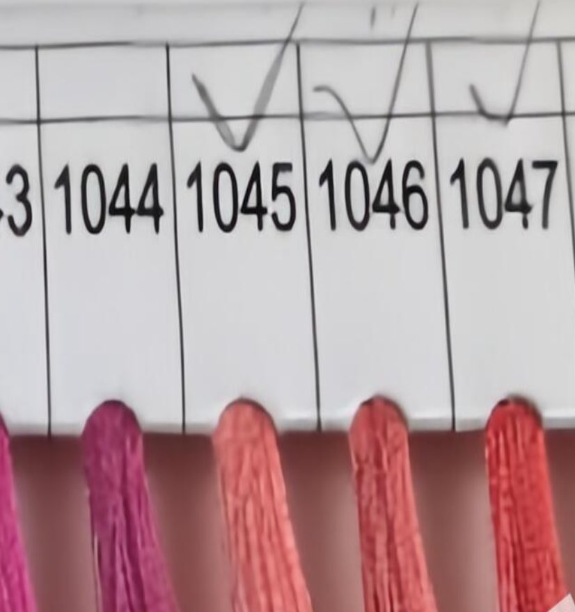 솜인형 제작 꿀팁

쌍꺼풀 코 입 실 색상 추천

너무 빨갛지도 너무 연하지도 않은
적당한 다홍색 계열 원하시는 분들께 ••

✅ 은행나무 자수 실 책자 1045
✅ 앨리스 자수 실 책자 110

은행나무가 아니라 은행인가 ..
앨리스가 아니라 엘리스인가 ... 
번역기라 정확한 명칭은 아닐수도