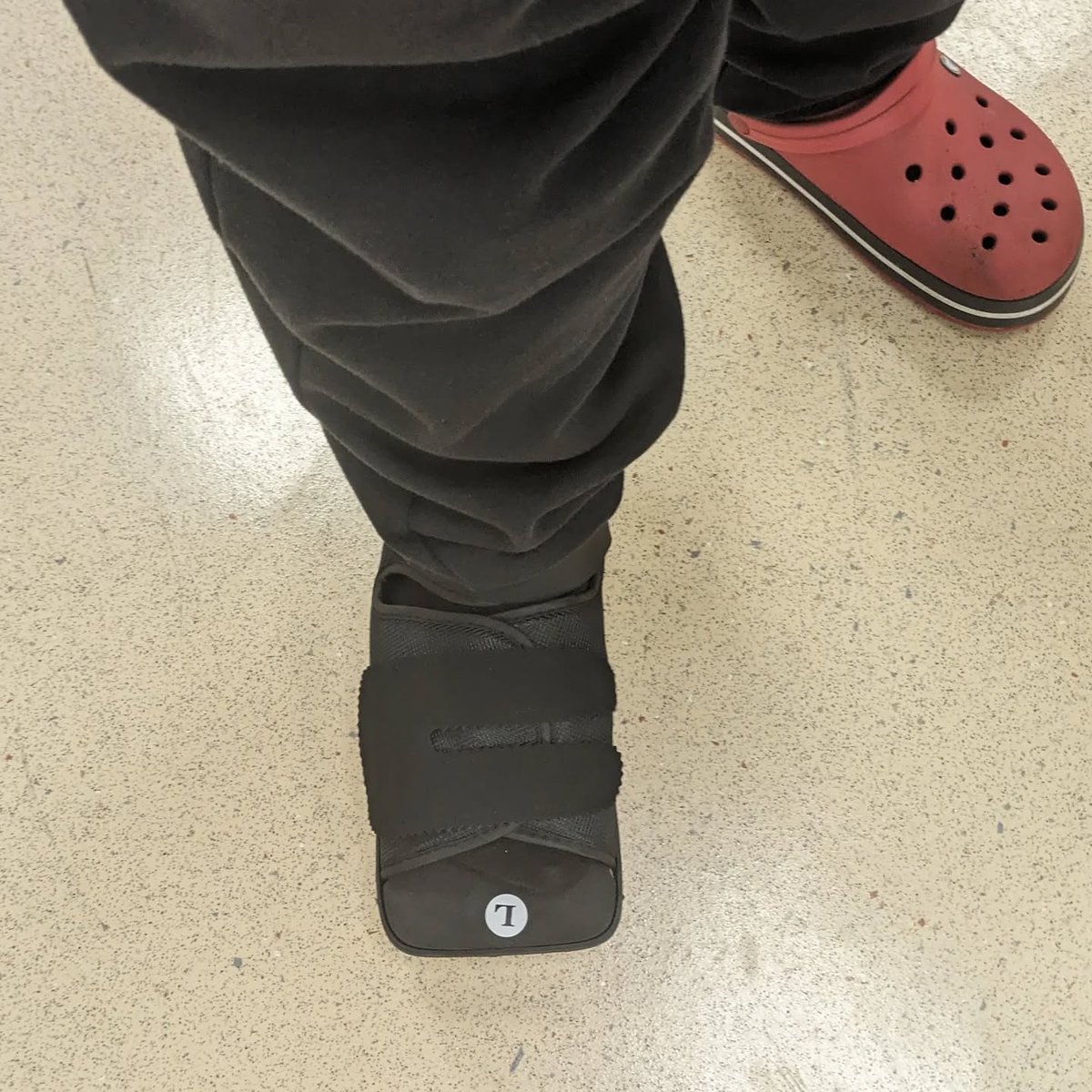 You would think the L stood for Large but in this case it must mean Loser. Turns out I do actually have a fractured foot and not just a sprain / contusion that they initially thought.