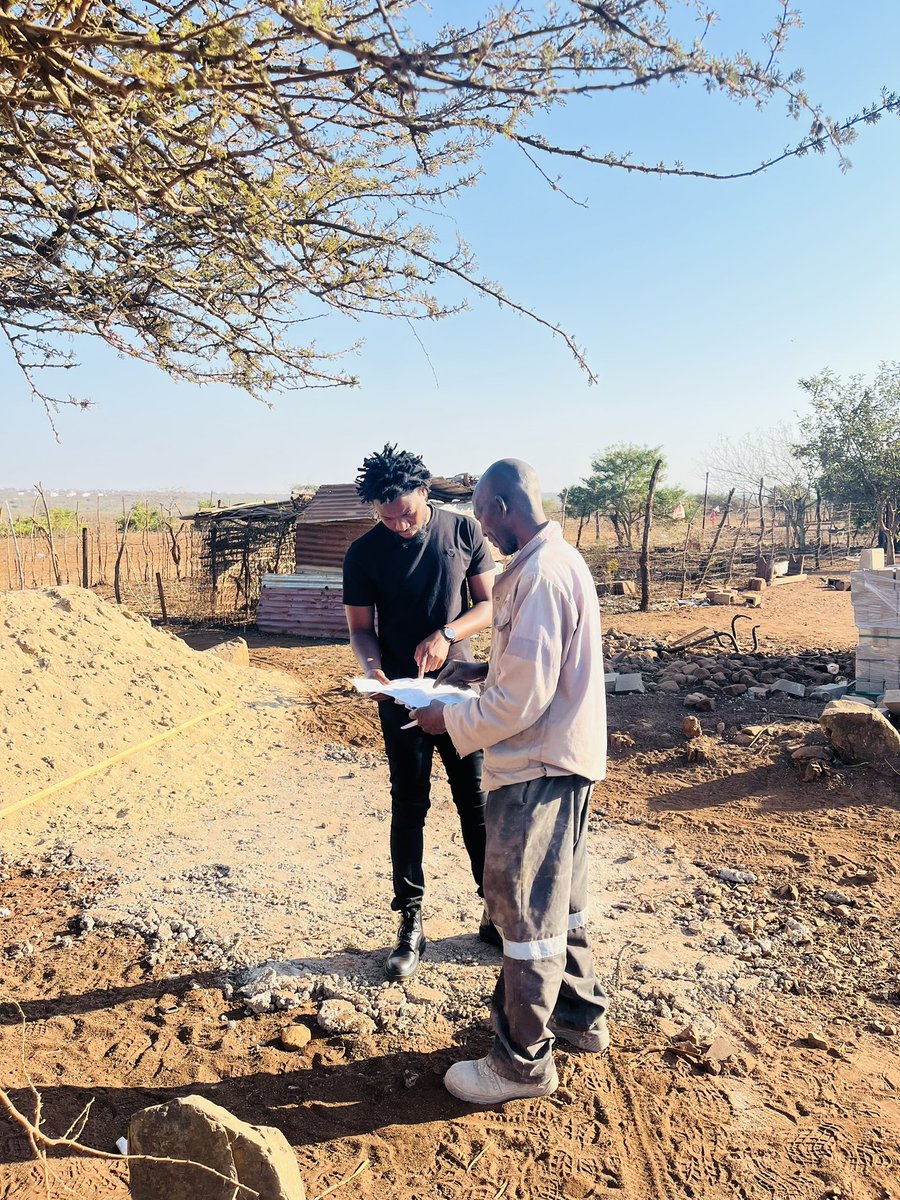 EFFward11's tweet image. ♦️Earlier Today♦️
Ward Cllr Mafia Fane did a site visit today at the house that is under construction for a military veteran at Goba Village, Ward 11 Nkomazi Municipality.
The project is at 75% completion and it shall soon be handed over to the beneficiary.