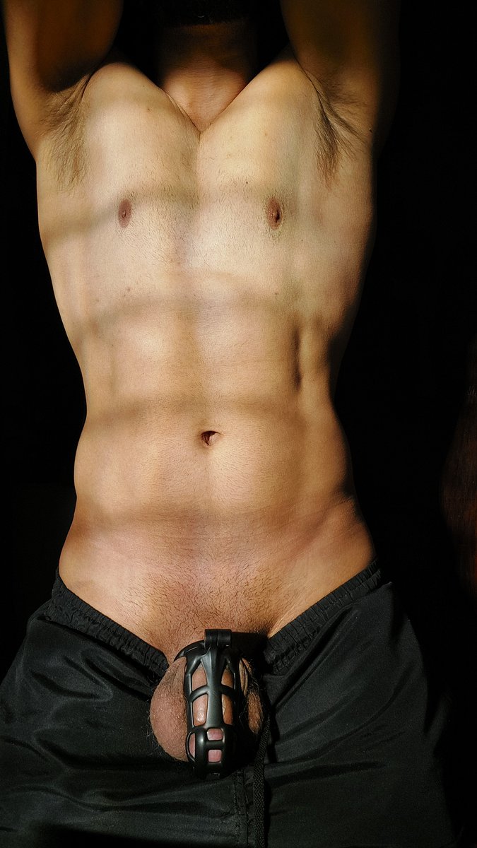locked_doctor's tweet photo. Every master likes a muscular slave, so it's time to train. And today it's without underwear as ordered by @MasterMedit  
#freeballingwednesday https://t.co/YcsXGdBiH6